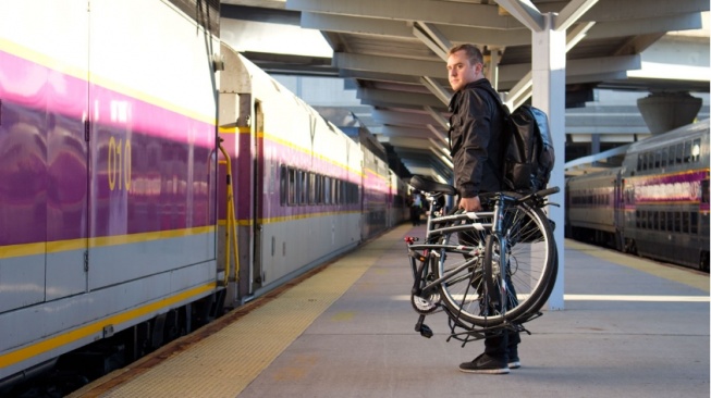 Apakah Boleh Bawa Sepeda di MRT? Ini 6 Rekomendasi Sepeda Stylish yang Lolos Masuk Gerbong