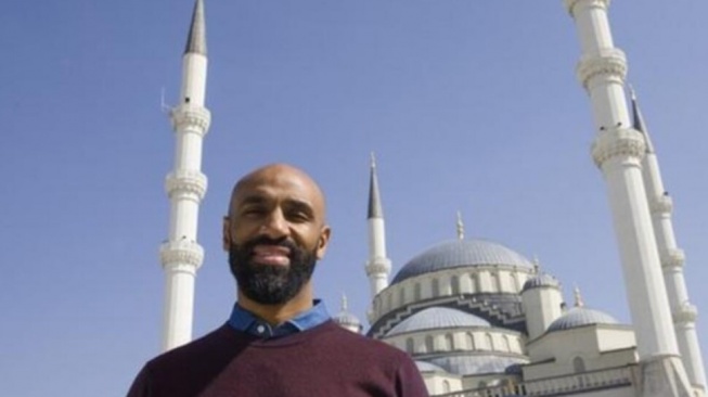Frederic Kanoute pada era 2000-an dikenal sebagai salah satu pesepak bola asal Afrika yang memiliki ketajaman luar biasa di panggung kompetisi Eropa. [Instagram]