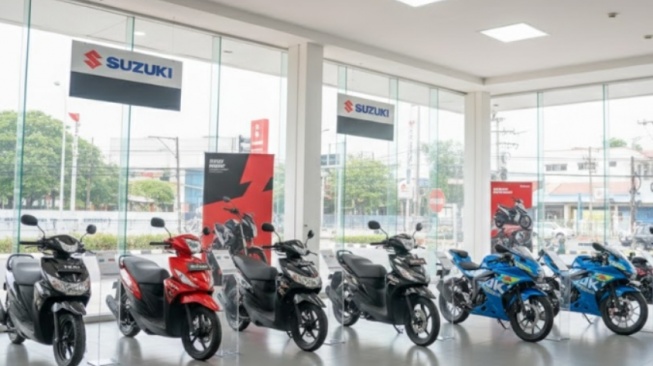 Berapa Selisih Harga Burgman dan Satria? Tengok Banderol Motor Suzuki Terbaru