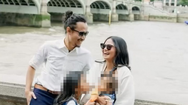 Beda Silsilah Keluarga Dwi Sasetyaningtyas dan Arya Iwantoro, Alumni LPDP yang Viral