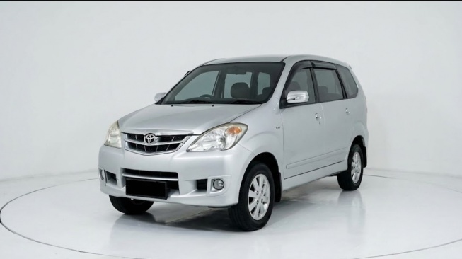Toyota Avanza 2010 (OLX)