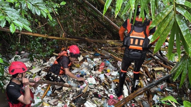 Main Hujan Berujung Pilu, Bocah di Selong Hilang Terseret Arus Drainase di Dekat Sekolah