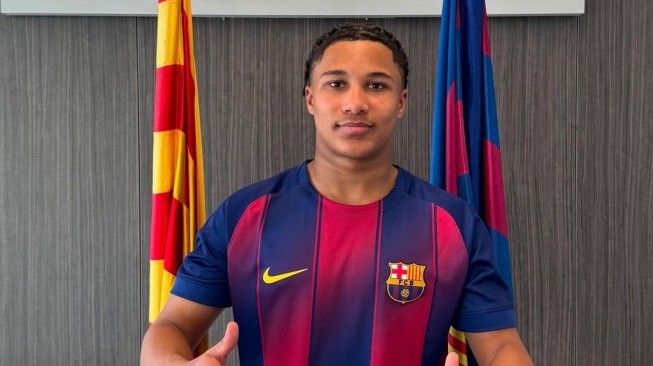 Barcelona Gaet Bintang Muda 16 Tahun dari Norwich City