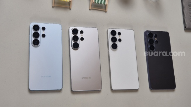 Samsung Galaxy S16 Ultra, Kamis (26/2/2026). [Suara.com/Dythia]