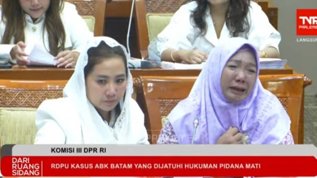 Tangis Ibunda Radit di DPR: Mahasiswa IPK 4,0 Jadi Terdakwa Pembunuhan di Pantai Nipah