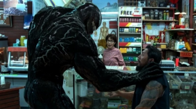 Venom: Let There Be Carnage yang dibintangi Tom Hardy dan Woody Harrelson akan tayang pada Kamis (26/2/2026) malam ini pukul 21.00 WIB di Trans TV. [YouTube]