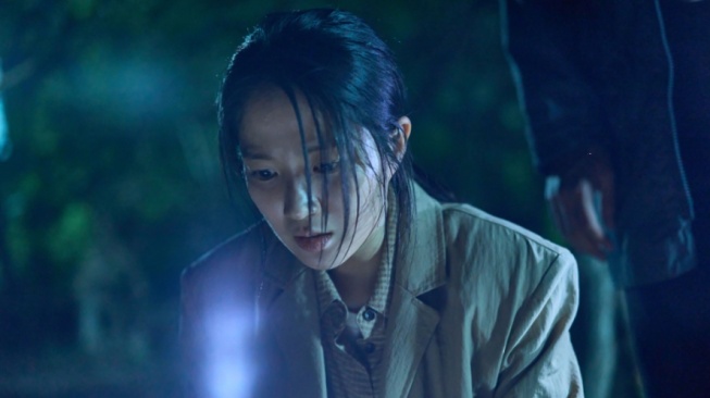 4 Film Thriller Kim Hye Yoon Wajib Masuk Watchlist, Ada Whispering Water