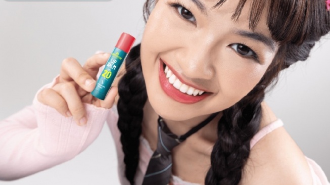 Bibir Kerap Terlupakan, Padahal Rentan Rusak: Pentingnya Lip Balm SPF untuk Senyum yang Sehat