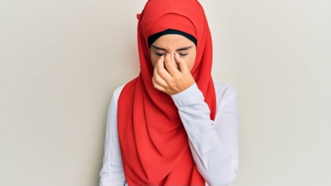 5 Tips Mengatasi Pusing saat Puasa agar Ibadah Tetap Lancar dan Produktif