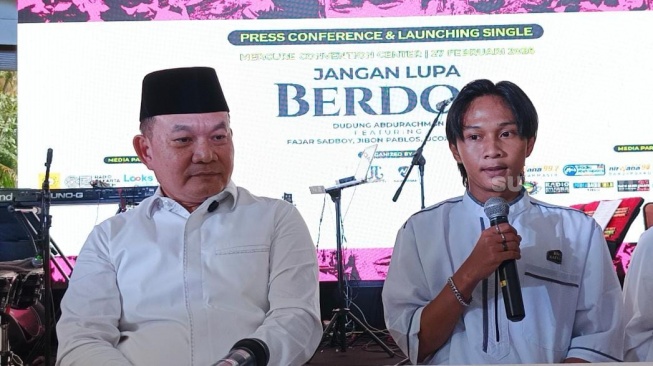 Dudung Abdurachman Banting Setir Jadi Penyanyi, Gandeng Fajar Sadboy