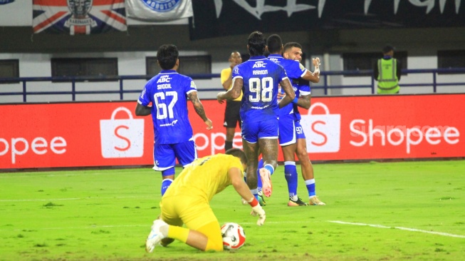 Persib Hajar Madura United 5-0, Igor Tolic Soroti Kunci Kemenangan