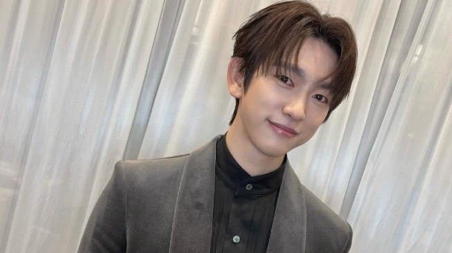 Minimalist Boy Style! 4 Daily Outfit ala Jinyoung GOT7 yang Wajib Ditiru