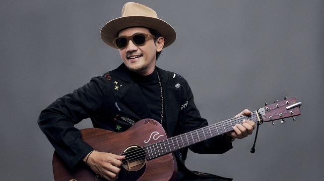 Lebih dari Sekadar Isu Lingkungan, Sandy Canester Ajak Pendengar Berefleksi Lewat Single Pohon