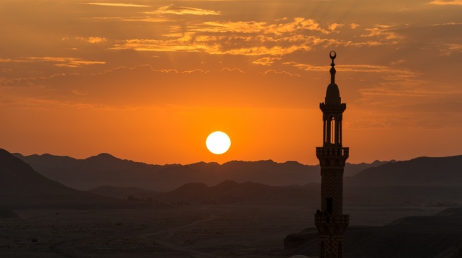 Buka Puasa dan Adzan Magrib Hari Ini 2 Maret 2026 Jam Berapa? Cek Jadwal di 6 Kota Besar