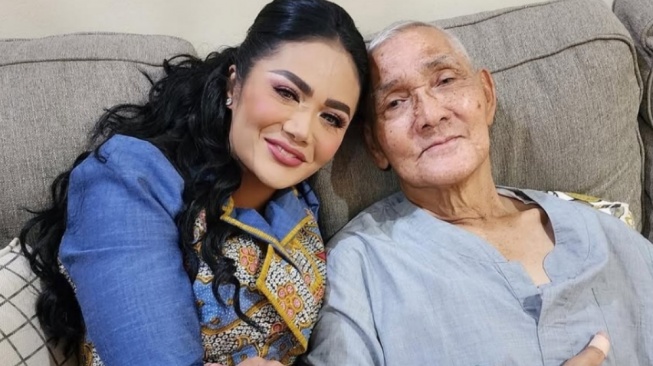 Jadi Sumber Inspirasi dan Saksi Nikah, Apa Hubungan Kris Dayanti dan Try Sutrisno Sebenarnya?