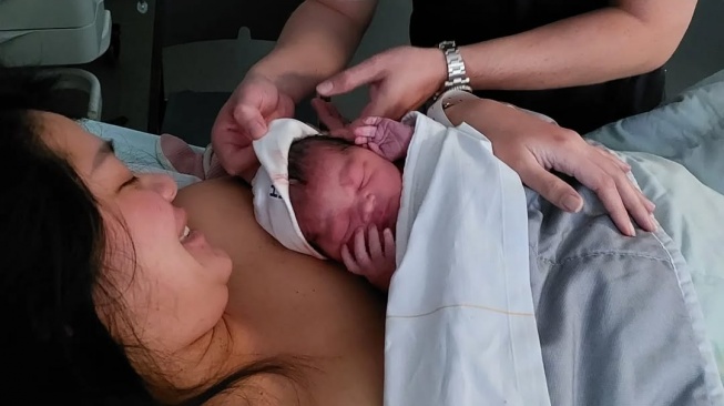 Gracia Indri Melahirkan Anak Kedua di Belanda, Intip Potret Menggemaskan Jagoan Kecilnya