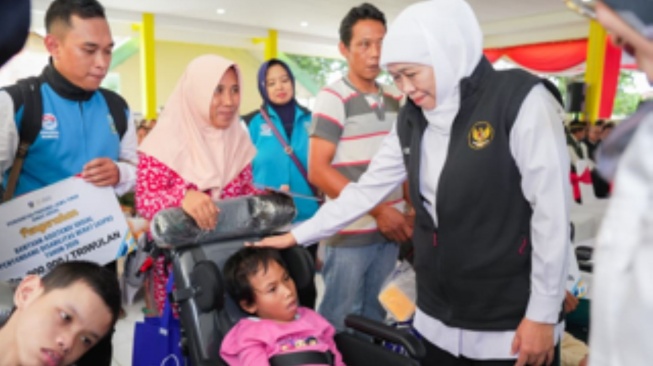 Gubernur Khofifah hadir didampingi Wakil Bupati Kediri Dewi Mariya Ulfa dan Wakil Wali Kota Kediri Qowimuddin Toha (Dok: Pemprov Jatim)
