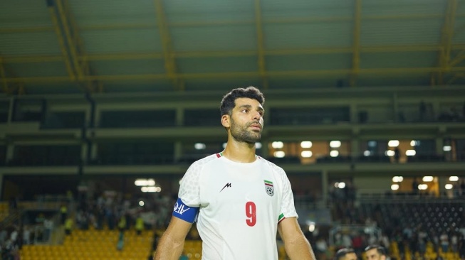 Bintang Timnas Iran Mehdi Taremi Dikabarkan Ingin Angkat Senjata Bela Negara