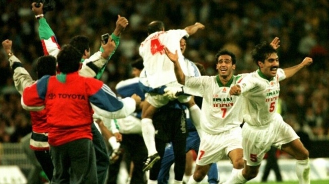 Kilas Balik Duel Iran vs Amerika Serikat di Piala Dunia 1998, Mawar Putih Jadi Simbol Perdamaian [Tangkap layar Youtube]