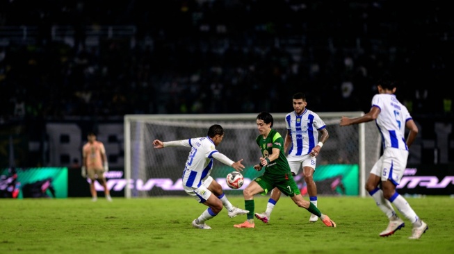 Tahan Imbang Persib Bandung, Bernardo Tavares Puji Semangat Juang Persebaya Surabaya