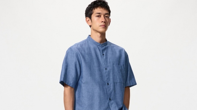 Kemeja Katun Linen Garis Kerah Tegak Lengan Pendek UNIQLO (Uniqlo)