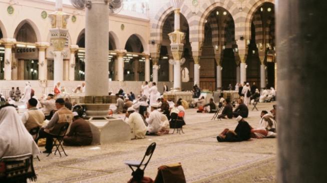 Takjil, Masjid, dan Wajah Ramadan yang Berubah