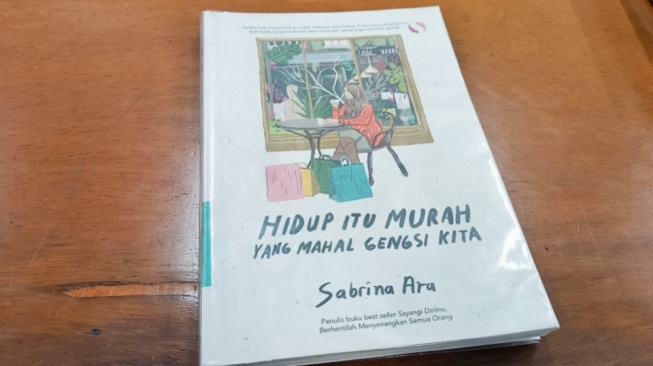 Terjebak Utang Demi Story Estetik? Pelajaran Hidup dari Buku Yang Mahal Gengsi Kita