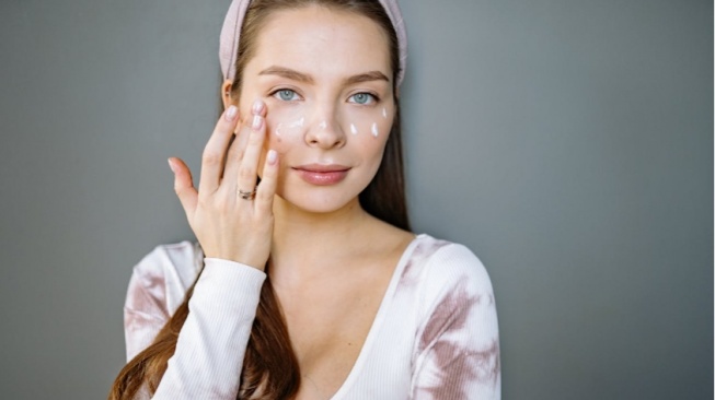 4 Tone Up Cream Terbaik untuk Buka Bersama, Wajah Cerah Auto Fresh