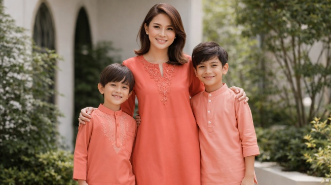 Ilustrasi baju Lebaran warna salem. [chatGPT]