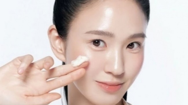 4 Moisturizer Korea Collagen untuk Kulit Auto Kencang, Elastis, dan Glowing