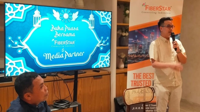 Sepatah kata pembuka yang mengantar diskusi dalam Buka Puasa Bersama Fiberstar dan Media Partner di Jakarta (Suara.com/CNR ukirsari)