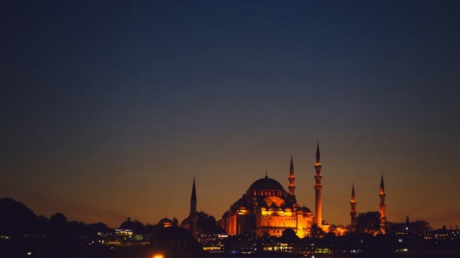 Makna Malam Lailatul Qadar: Malam Penuh Kemuliaan yang Dinanti Umat Islam