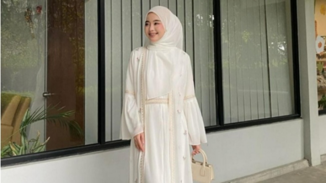 5 Model Gamis Remaja Korean Style yang Lagi Hits, Lebaran Jadi Makin Chic