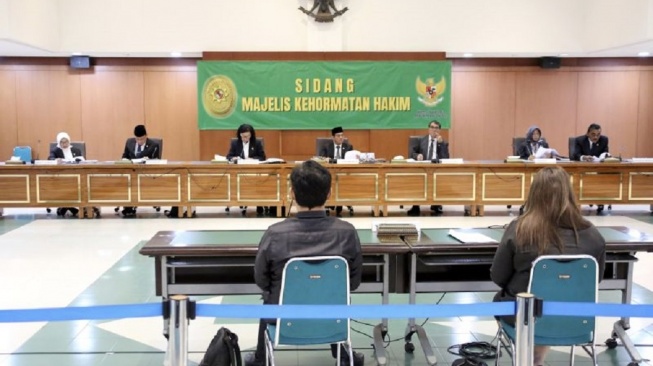 Terbukti Selingkuh, Hakim di Sulteng dan Sabang Dipecat, Ada yang Tega Palsukan Data Istri