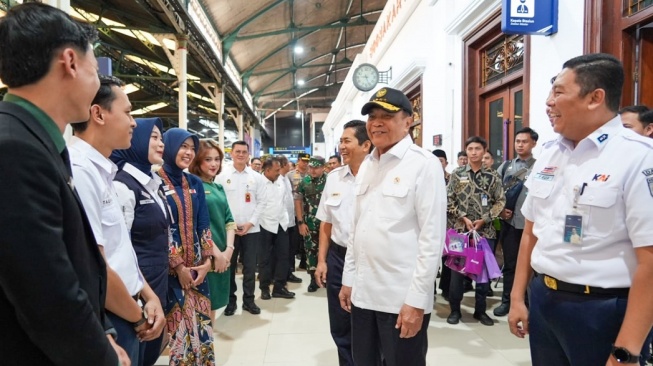 Menko Polkam Instruksikan Bandara-Stasiun Kerja Optimal Saat Lebaran, Wanti-wanti Hal Ini