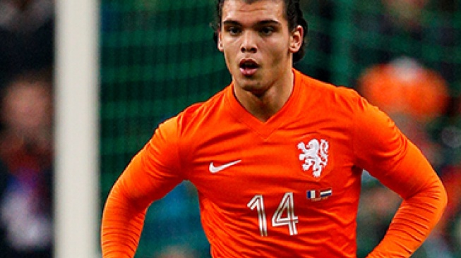 Terjebak di UEA, Rekan Thom Haye Teriak Minta Tolong: Kami Punya Bayi, Keluarkan Kami dari Sini