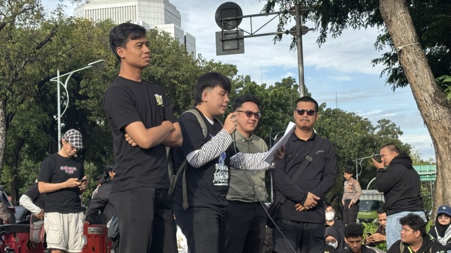 Jelang Vonis 2 Tahun Penjara, Delpedro Marhaen Beri 'Orasi Terakhir' di Aksi Kamisan