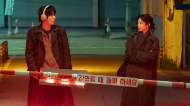 Go Youn Jung dan Koo Kyo Hwan Atasi Rasa Insecure di We Are All Trying Here