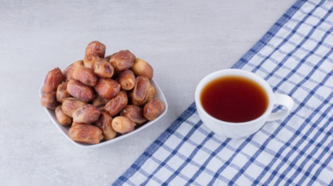 Cara Membuat Nabeez Kurma yang Lezat dan Nagih