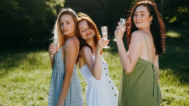 Fenomena Puber Kedua pada Perempuan: Bukan Genit, Cuma Lagi Re-aktivasi Jati Diri