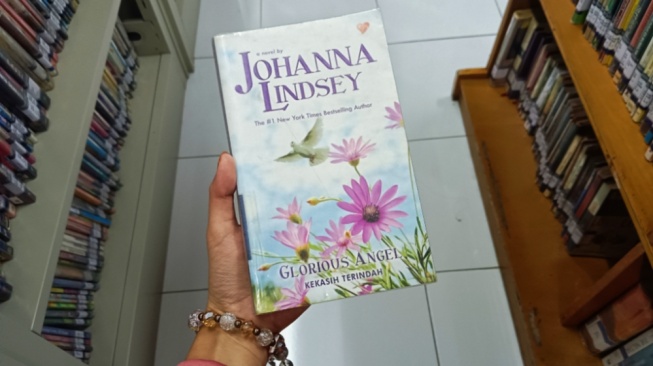 Romansa dalam Bayang-Bayang Perang Saudara Amerika di Novel Glorious Angel