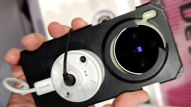 Bocoran vivo X300 Max. [Roland Quandt]