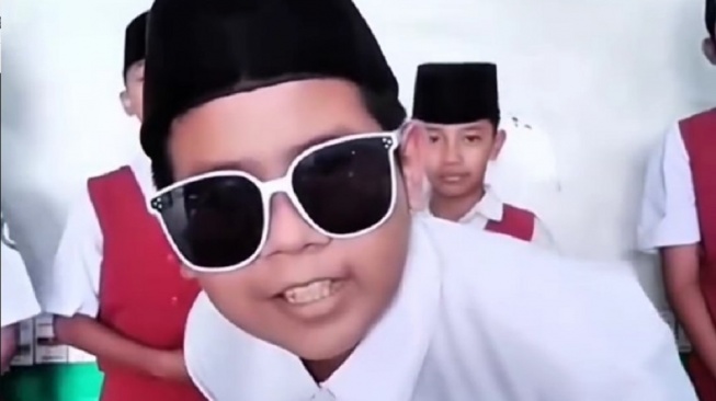 Bocah SD 'Roasting' Prabowo Subianto Pakai Istilah Politik Sensitif, Antek Asing Ikut Diucap