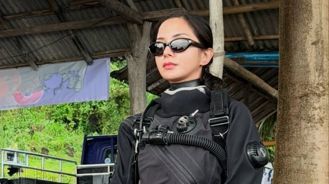 Jadi Penyelam dengan Rekor MURI: Kisah Kirana Larasati yang Terinspirasi dari Tragedi Gua Thailand