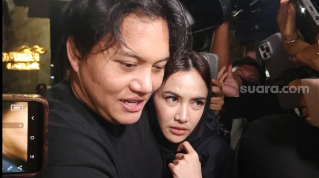 Tahan Tangis, Mahalini Beri Kesaksian tentang Sosok Vidi Aldiano