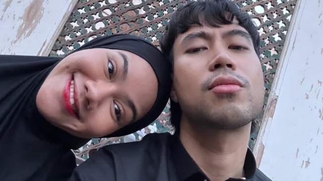 Sempat Doakan di Depan Ka'bah, Pesan Terakhir Yura Yunita untuk Vidi Aldiano Bikin Hati Hancur