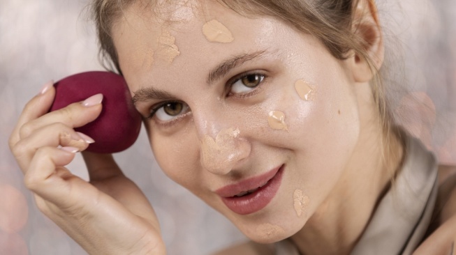 7 Rekomendasi Tinted Sunscreen Terbaik untuk Wajah Cerah Instan Saat Lebaran