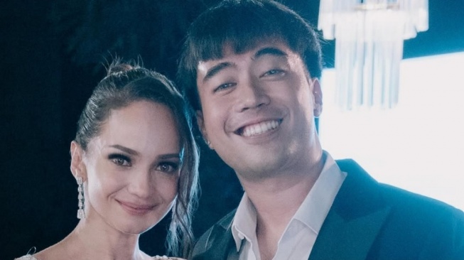 'Gue Capek Banget' Chat Terakhir Vidi Aldiano ke Enzy Storia Sebelum Meninggal