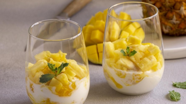 Ilustrasi puding nanas kuning (Freepik/ededchechine)