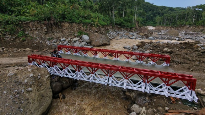 Jembatan Armco yang dibangun TNI Angkatan Darat di Provinsi Aceh. [dokumentasi/Dispenad]